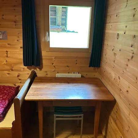 Gaestezimmer Mit Bad & Kueche Tanter Dossa Scuol